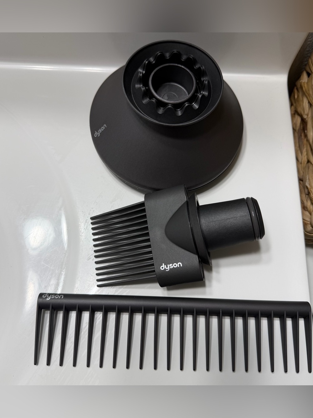 Dyson Wide-Tooth Comb and Styling Attachments